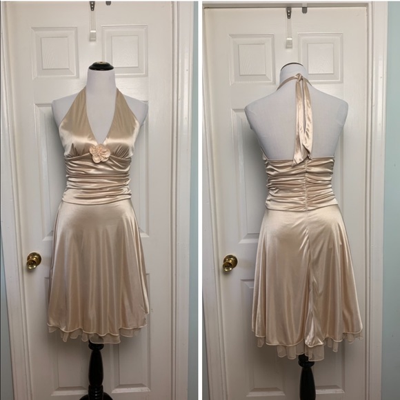 Ruby Rox Dresses & Skirts - 🍄 Ruby Rox Halter Dress. Size M